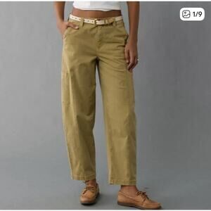 NWT AMERICAN EAGLE OUTFITTER
Stretch Barrel Cargo Size 8 29w